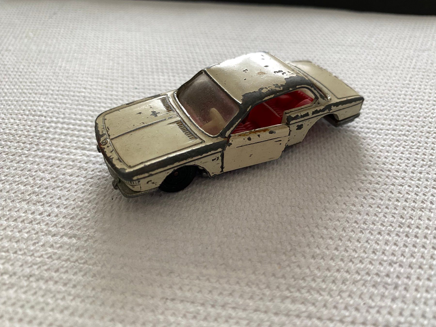 Siku Modellini d'auto: Siku Germany BMW 2000 CS V268 Fehlteile 63 – Usato da Stäfa venduto da elcondor245