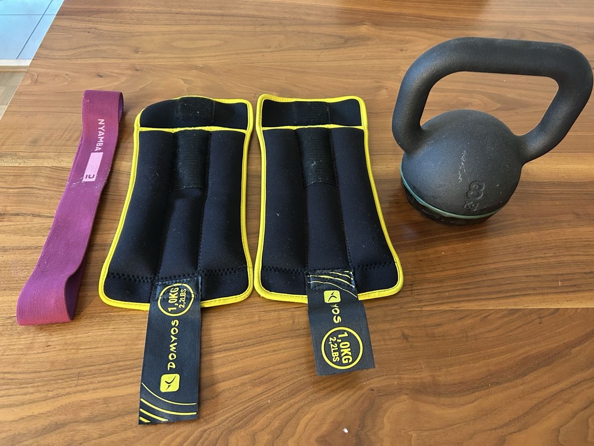 Manubri & Pesi: Kettlebell 8kg und Gewichte Set  – Usato da Binningen venduto da drummer81