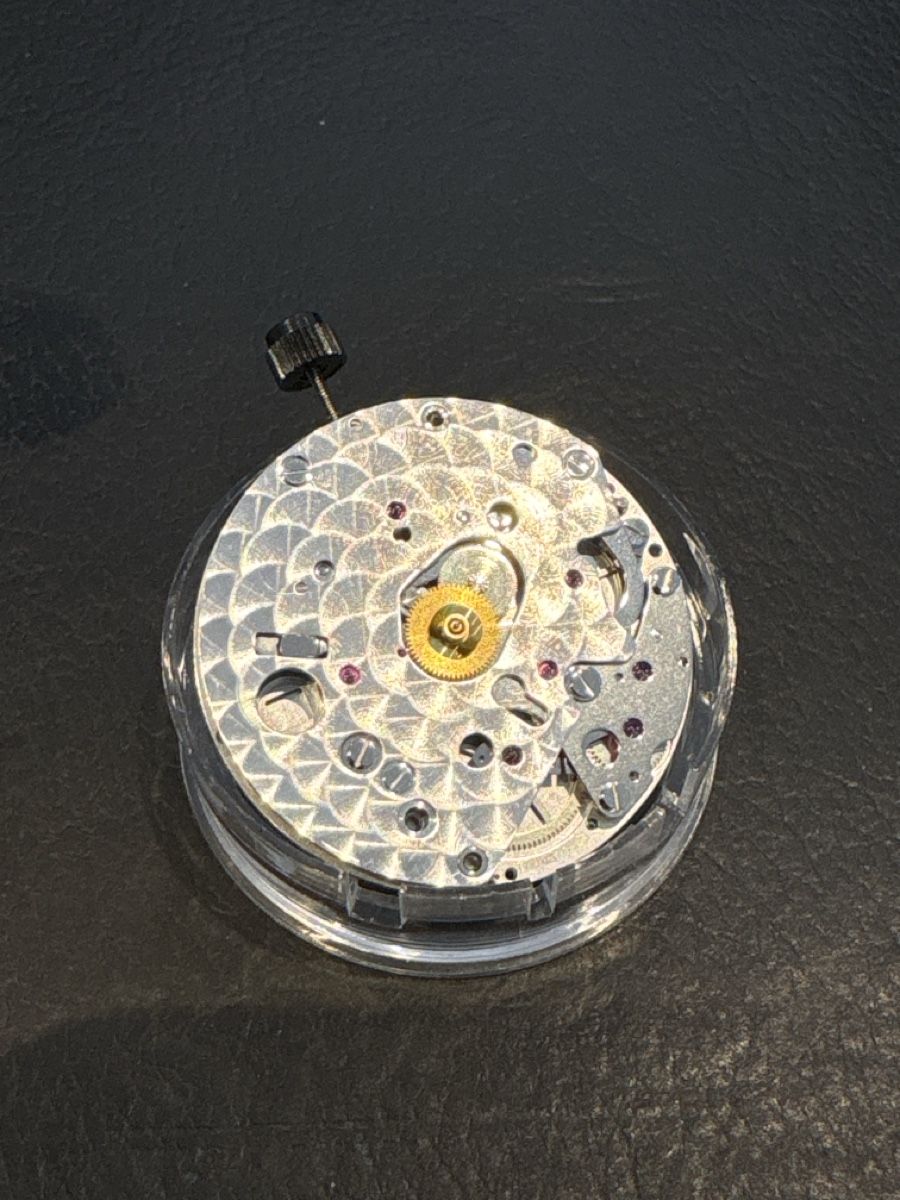 Omega Orologi: Omega chronograph caliber 3220 NOS ! – Usato da Chavornay venduto da Gold-Gym 1