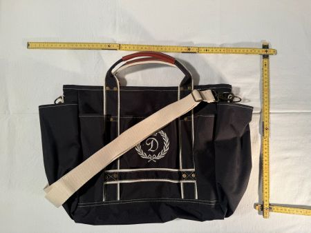 Stofftasche schwarz Umhängegurt praktisch gebraucht mit "D"