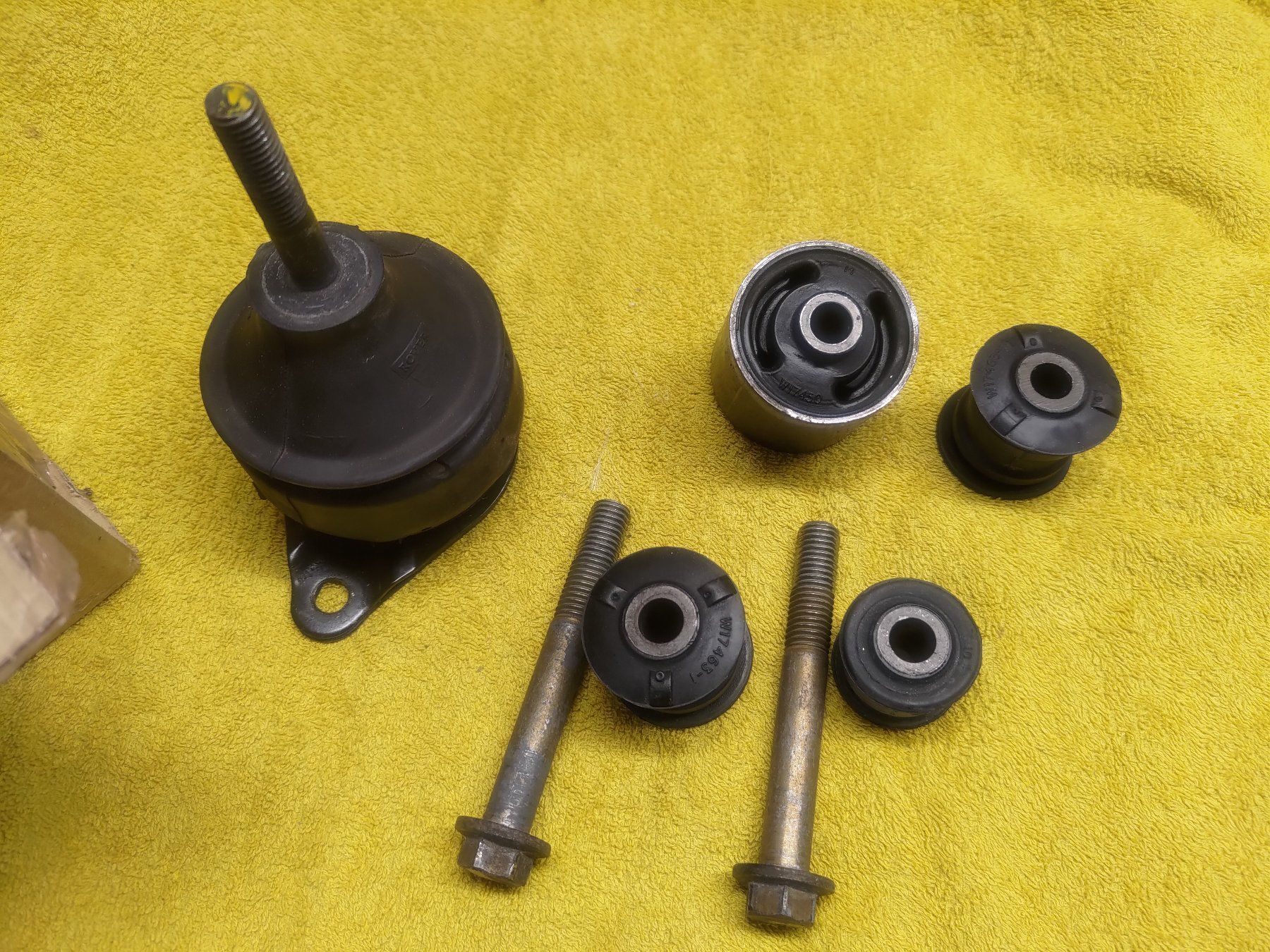 Tutti pezzi di ricambio auto: Support Moteur Lotus, Rover, MG – Usato da Grimisuat venduto da Drizzt75