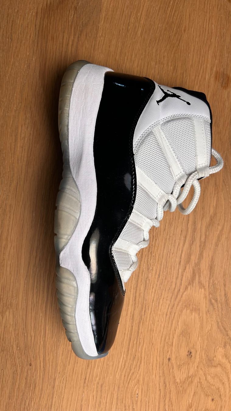 Jordan Scarpe da uomo: Jordan 11 Concord Retro – Usato da Zürich venduto da J.alejandro 4