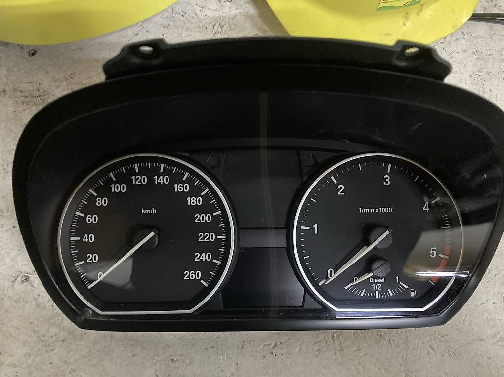 Alle Autoersatzteile: Bmw Compteur E8X E9X Diesel – Gebraucht aus Lutry von FunBeo