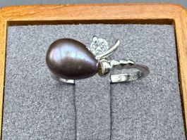 Eleganter Ring mit schwarzer Perle und Zirkon - Gr. 51-52-53