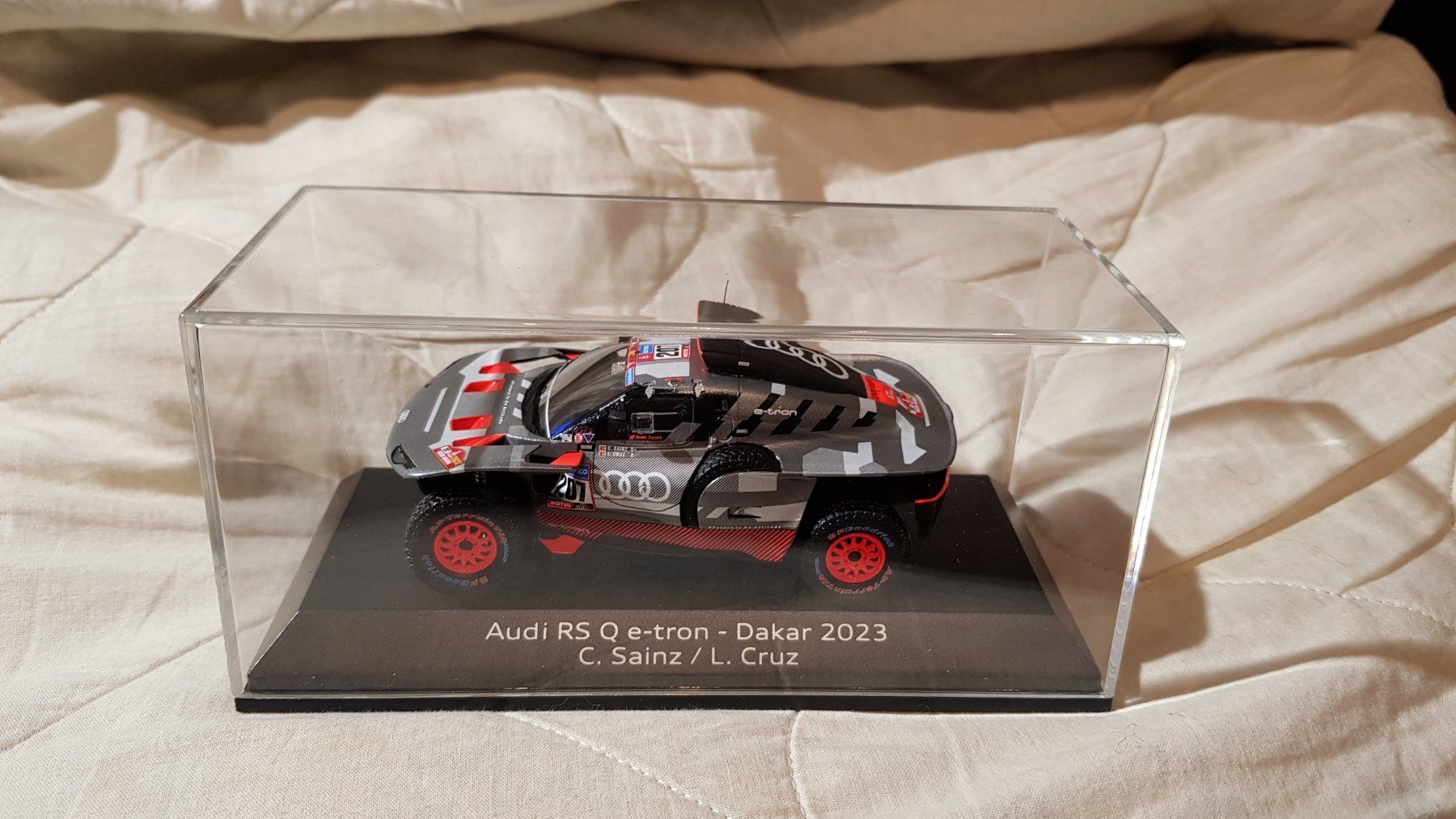 Modellini d'auto: Audi Rs Qe-tron E2 C.Sainz Rally Dakar 2023 – Nuovo e nell'imballaggio originale da Fribourg venduto da 911cc 7