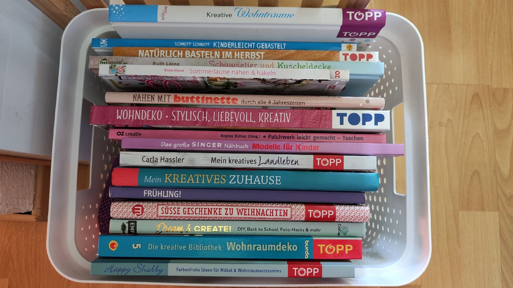 Libri: 16 Näh und Bastelbücher  – Usato da Davos Platz venduto da Stifi10