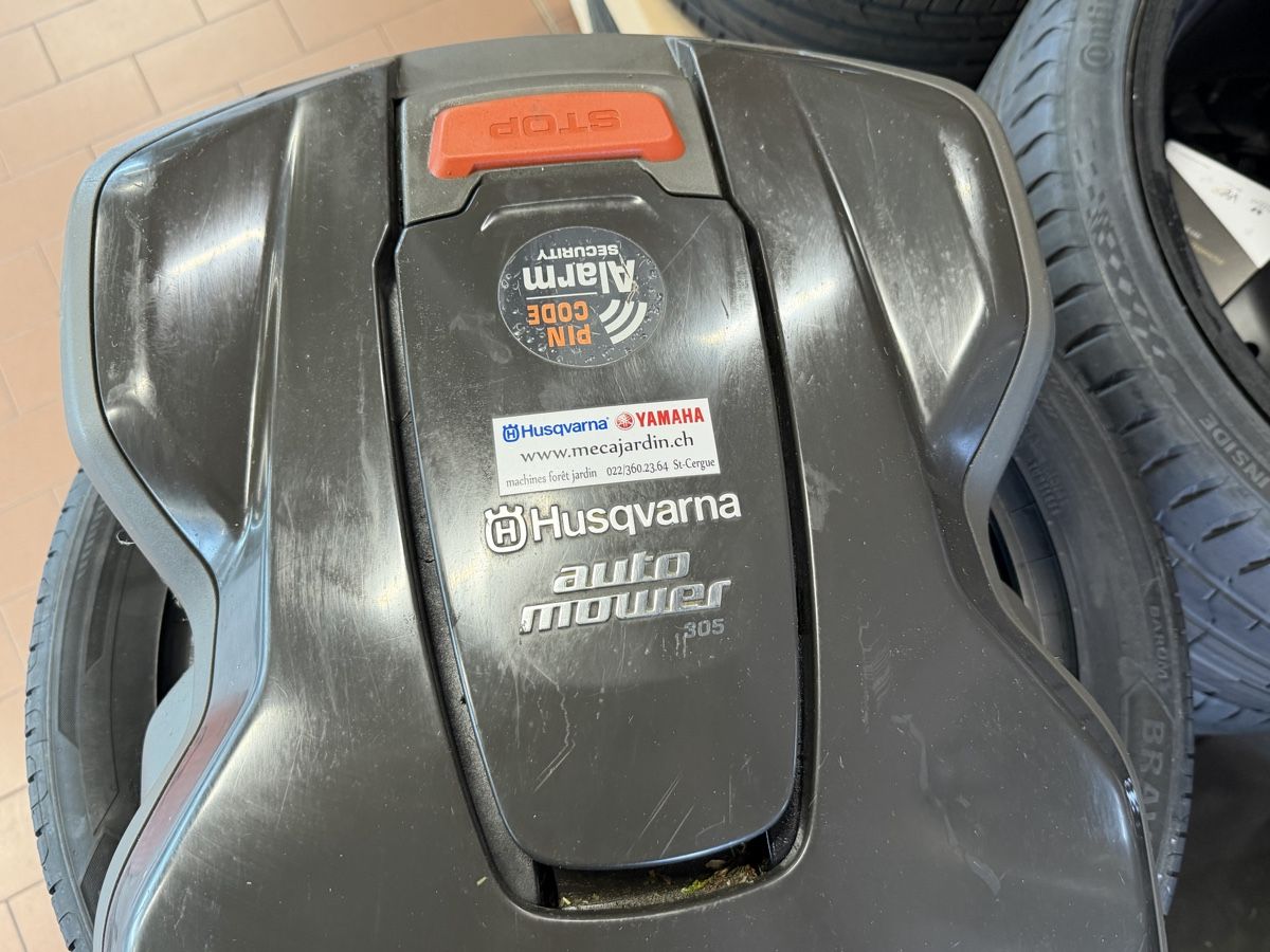 Husqvarna Tagliaerba: Automower Husqvarna 305  – Usato da Courrendlin venduto da shopwheels 4