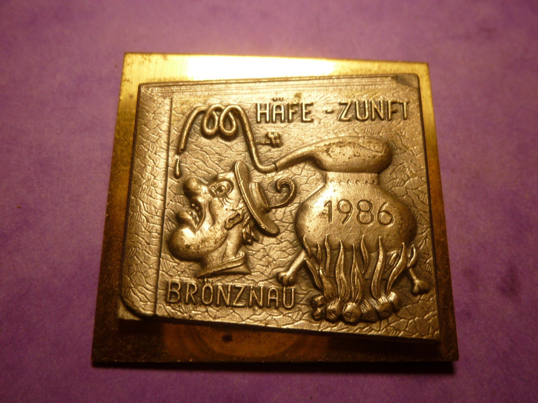 Placchette & Badge: BRÖNZNAU 1986 GOLD – Usato da Ried (Muotathal) venduto da Mandarin02