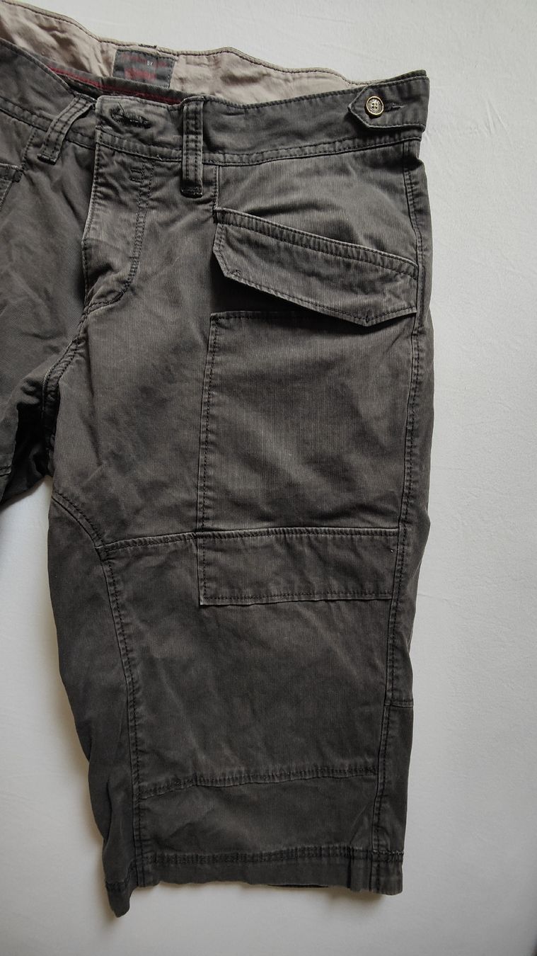 Esprit Pantaloni: ESPRIT Shorts – Usato da Lugano venduto da claudio.luga 1