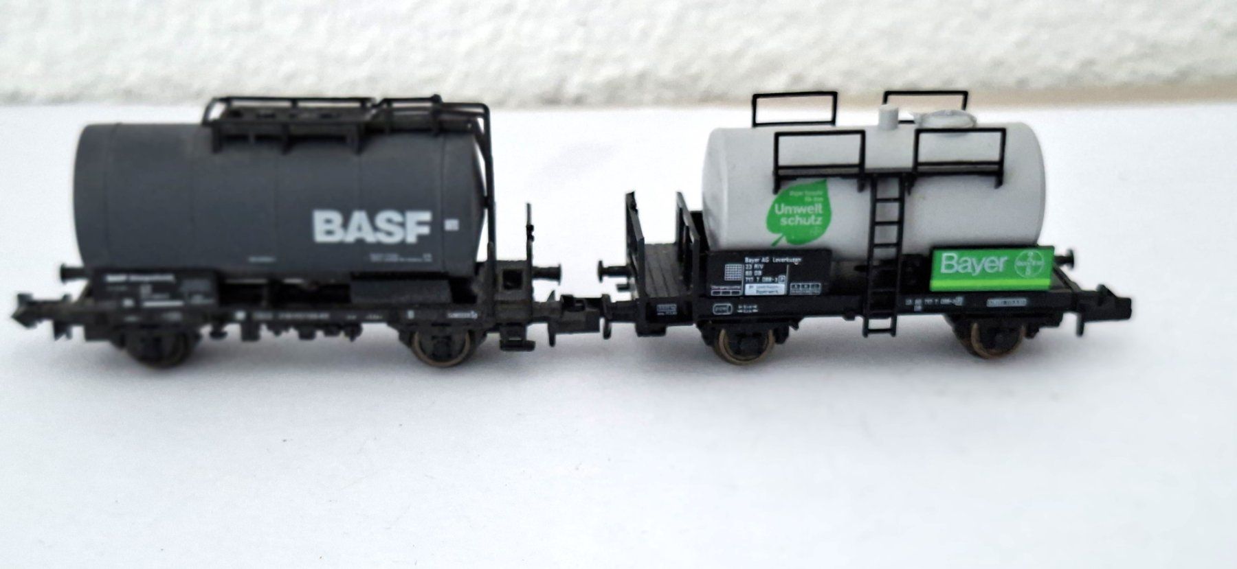 Fleischmann Modellini di ferrovie: Fleischmann / Roco DB Tankwagen – Usato da Biberist venduto da Ntrains