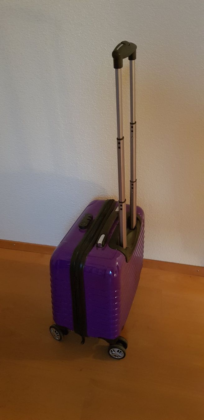Valigie & Borse: Neuer Rollkoffer - violett – Nuovo (secondo la descrizione) da Milken venduto da Dnybe 1