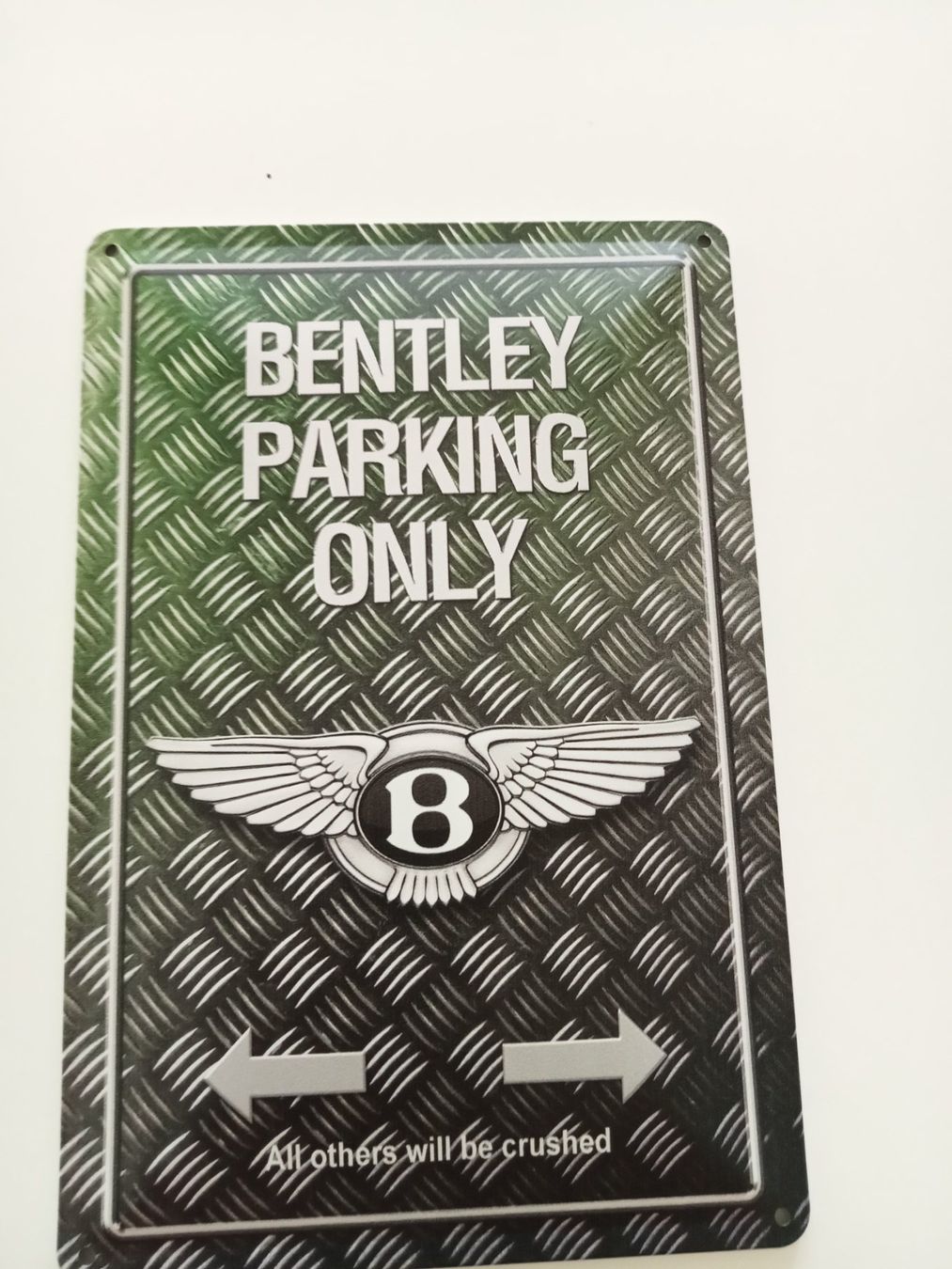 Bentley Insegne: Metallic Blechschild-BENTLEY PARKING ONLY – Nuovo e nell'imballaggio originale da Rupperswil venduto da big-one-sale