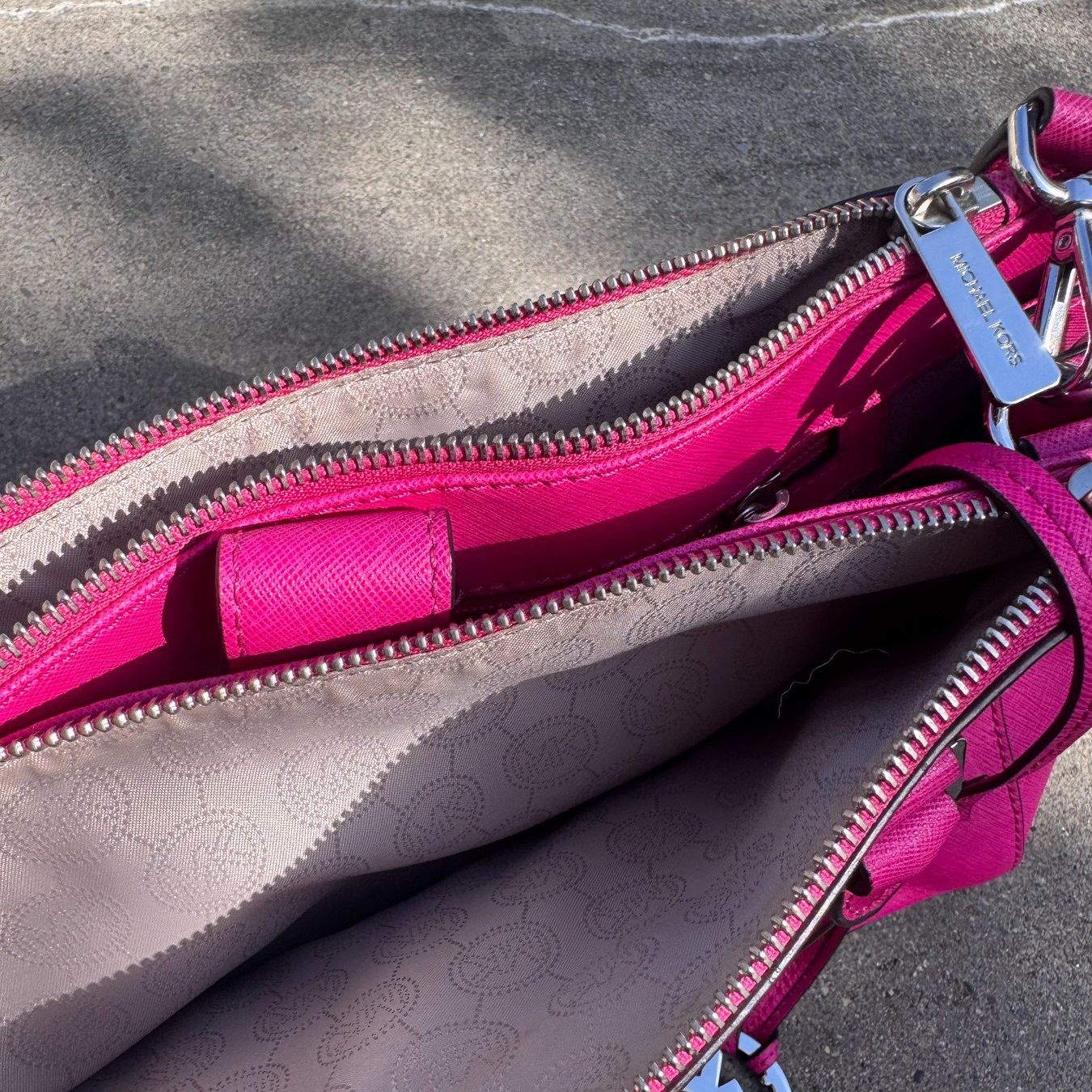 Michael Kors Sacs femmes: Michael Kors pink designer handbag – D'occasion à St. Gallen par sourced_limited 3