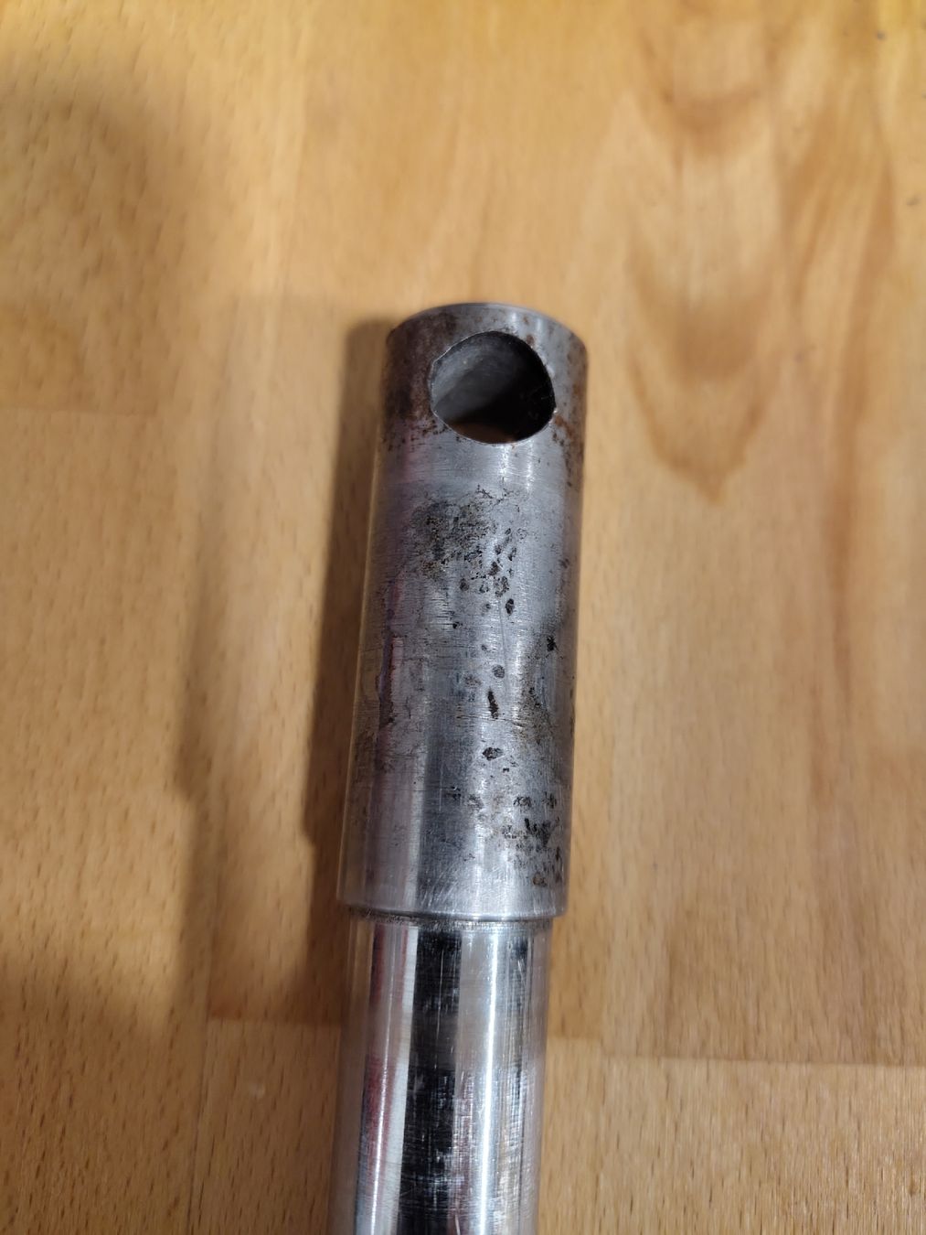 Harley-Davidson Tutti i ricambio per moto: Harley Davidson Vorderachse D 19mm / 3/4'' Länge 327 – Usato da Frenkendorf venduto da deltarom 2