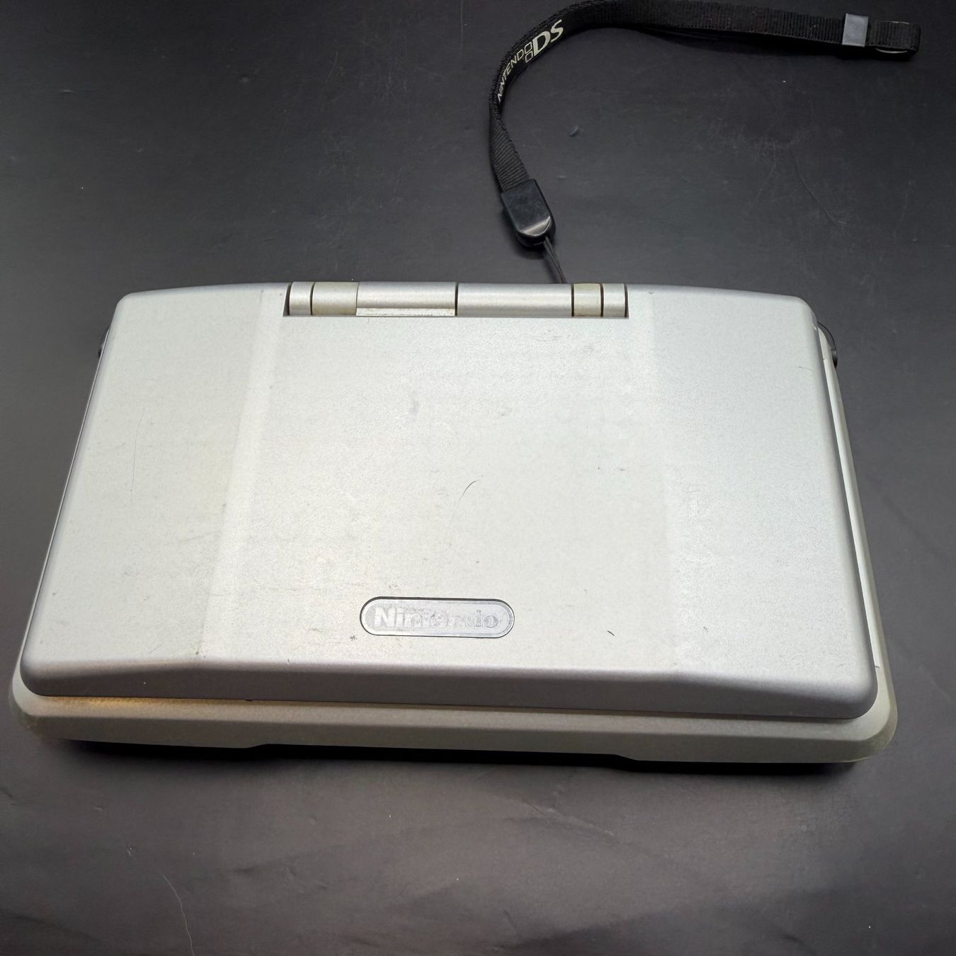 Nintendo Konsolen: Nintendo DS Silber Japan-Version – Defekt aus Düdingen von Nerdworld 2