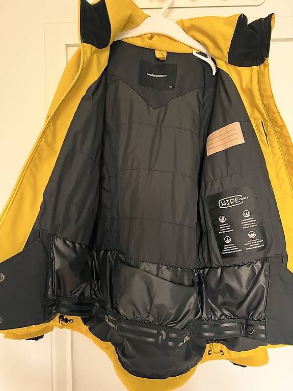 Jacken: Peak Performance Gr. 130 Skijacke – Gebraucht aus Biel/Bienne von granadella33 3