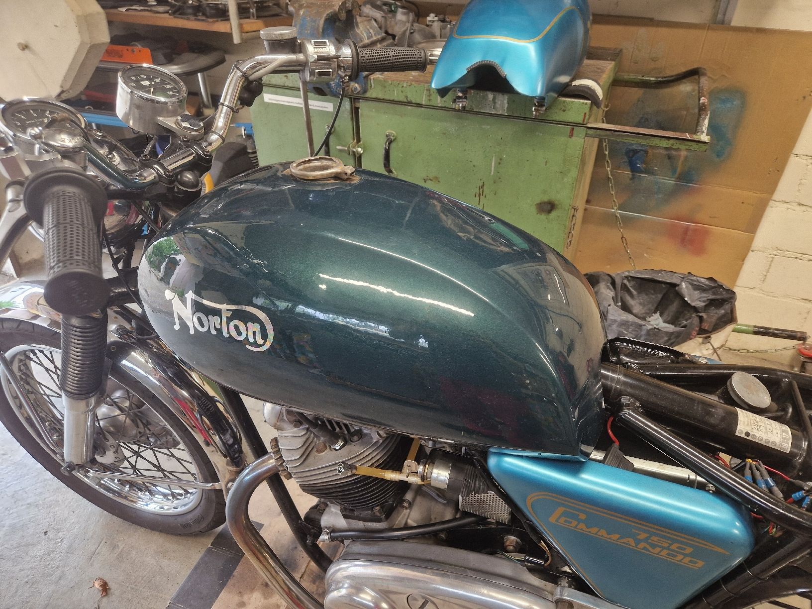 Norton Toutes les pièces détachées moto: Norton Commando Interstate Tank – D'occasion à Trimbach par Labelskillz 1