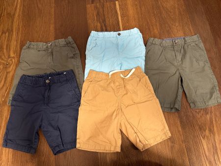 4 Shorts Grösse 128