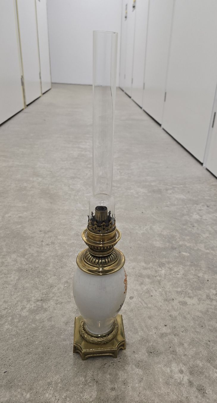 Lampade: Ancienne lampe à pétrole – Usato da Clarens venduto da lucdubois 1