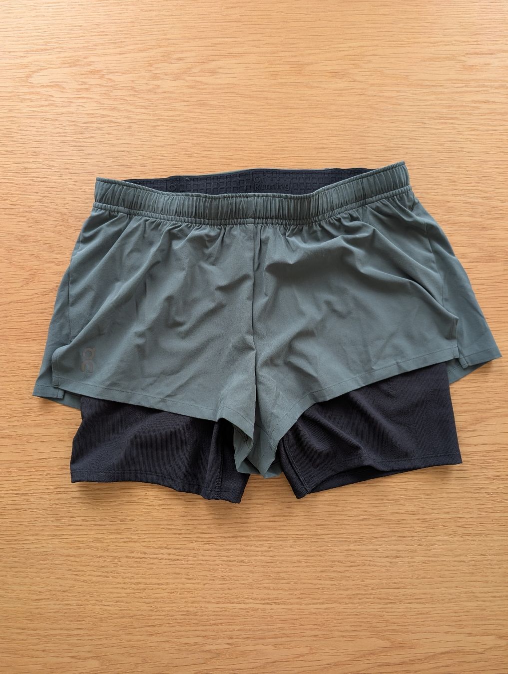 Hosen: On | Pace Shorts W Gr.M NEU – Neu und originalverpackt aus Zürich von mai_vc7s