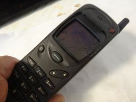 NOKIA NHE-8 ANTIK UND DEFEKT NATEL..ALLE FOTO GUTE ANSCHUAEN