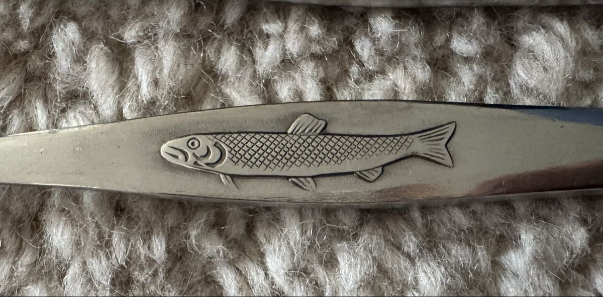 Set di posate: Fischbesteck mit Fischmuster – Usato da Schwerzenbach venduto da pangana