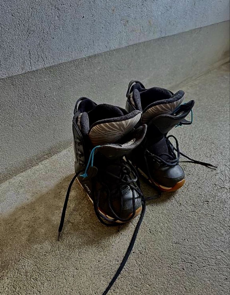 Snowboard Nitro Scarpe da uomo: Snowboard Boots Grösse 36 2/3 NITRO – Usato da Oberburg venduto da Janosch.Gasche