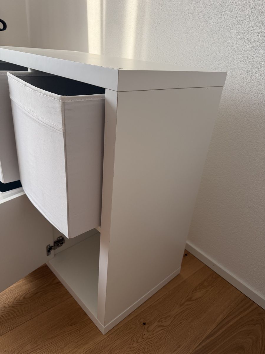 Ikea Scaffali: Regal weiss 4 Fächer mit Einsätzen  – Usato da Affeltrangen venduto da Sabrina.gall 4