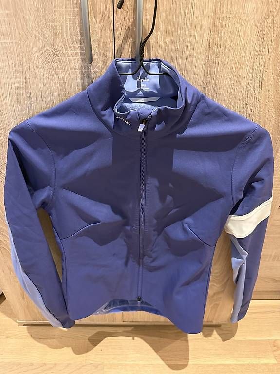 Jacken: Rapha Frauen Winterjacke  – Gebraucht aus Bühler von dal_zvt5