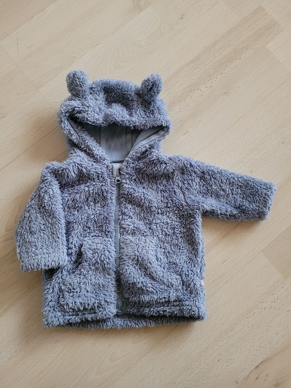 Maglioni & Felpe: flauschiges Jäggli gr. 56 – Usato da Inwil venduto da Flower2325