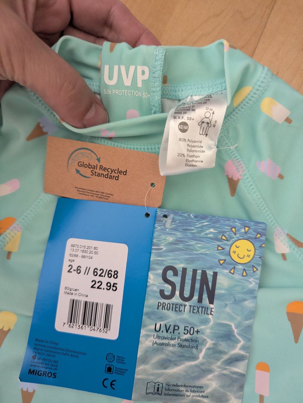 Migros Badehosen & -kleider: Badeanzug langarm UVP 50+ Grösse 62/68 – Neu und originalverpackt aus Uster von petches 2