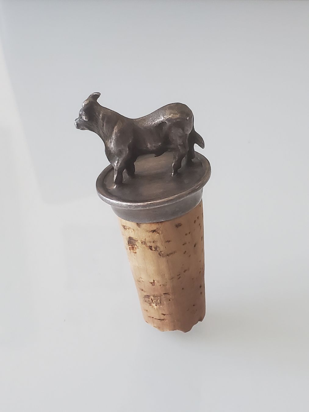 Apribottiglie & Tappi per chiusura: Weinverschluss mit Stier Figur, Korken – Usato da Frauenfeld venduto da BeneFull 1