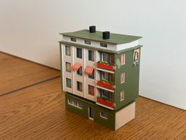 L2289: Wohnhaus mit Ladengeschäft (Spur N)