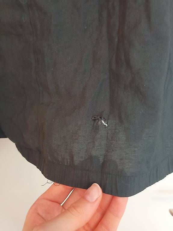 Cos Blusen: Cos schwarze Bluse mit Details – Gebraucht aus Zürich von Melianea 4