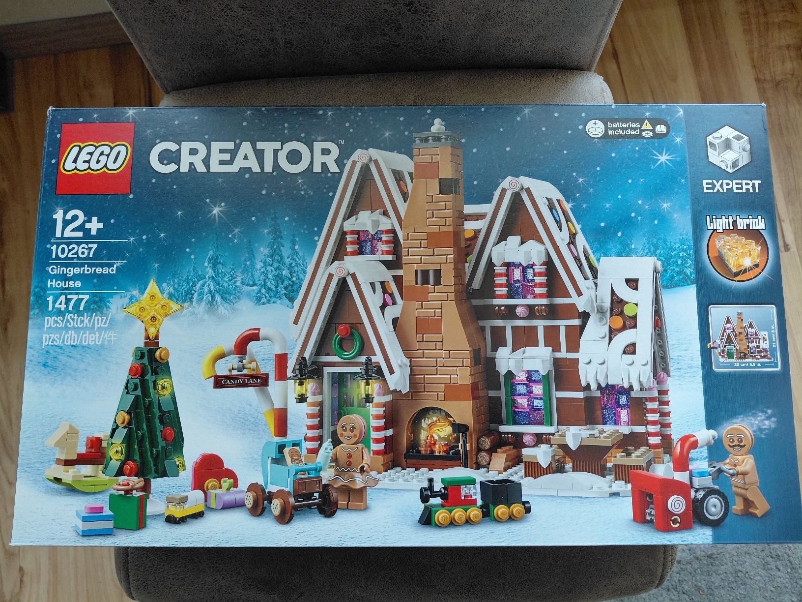 Lego Kit di costruzioni: Lego 10267 Lebkuchenhaus – Usato da Allenwinden venduto da Muggi076