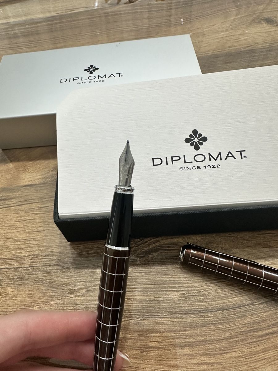 Penna & Evidenziatori: Diplomat Excellence Füllfederhalter – Nuovo (secondo la descrizione) da Tuggen venduto da kat_xd6f 3