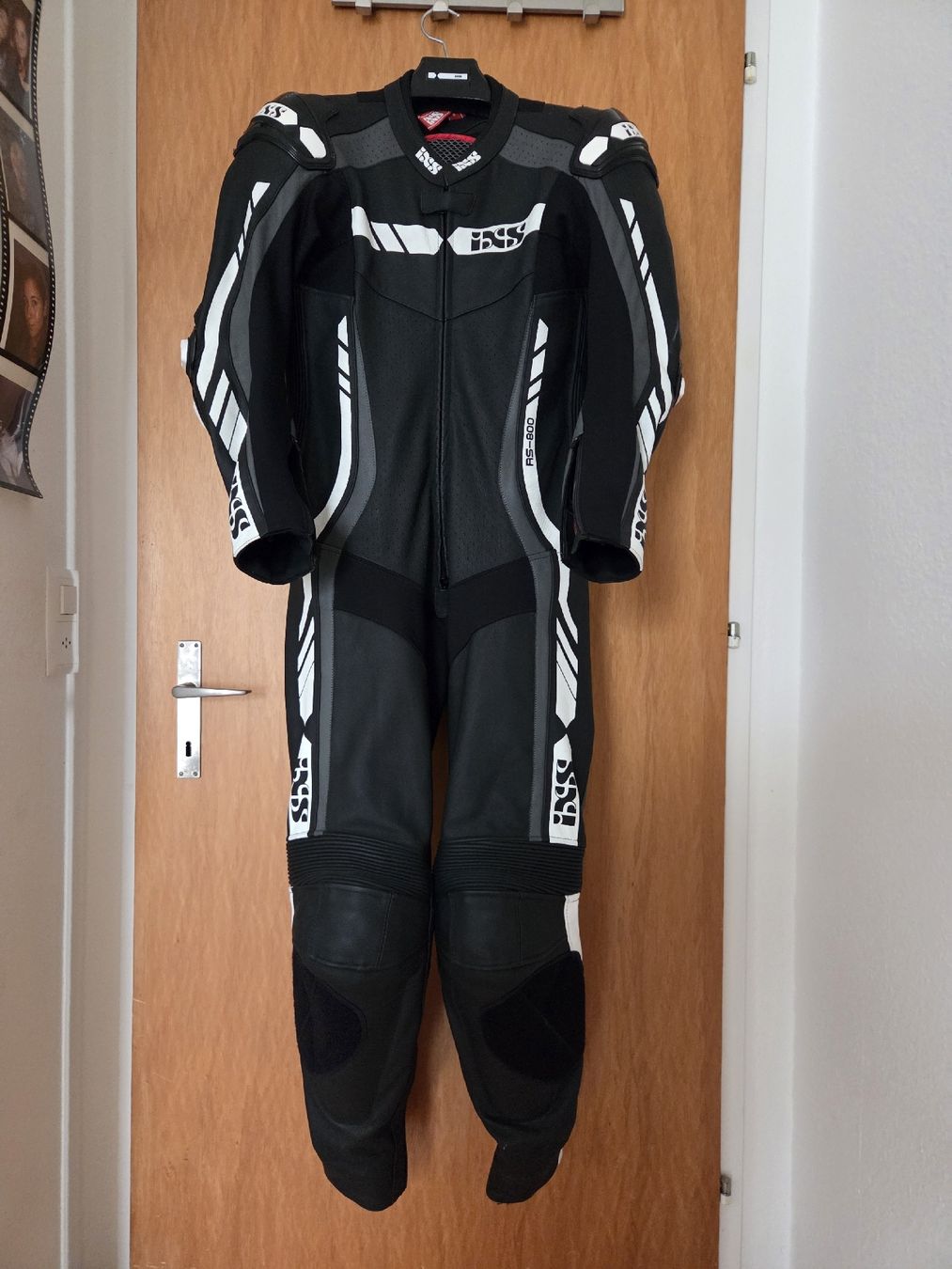 IXS Anzüge, Sport- & Funktionsanzüge: IXS Lederkombi  – Neu (gemäss Beschreibung) aus Gipf-Oberfrick von Surimuus