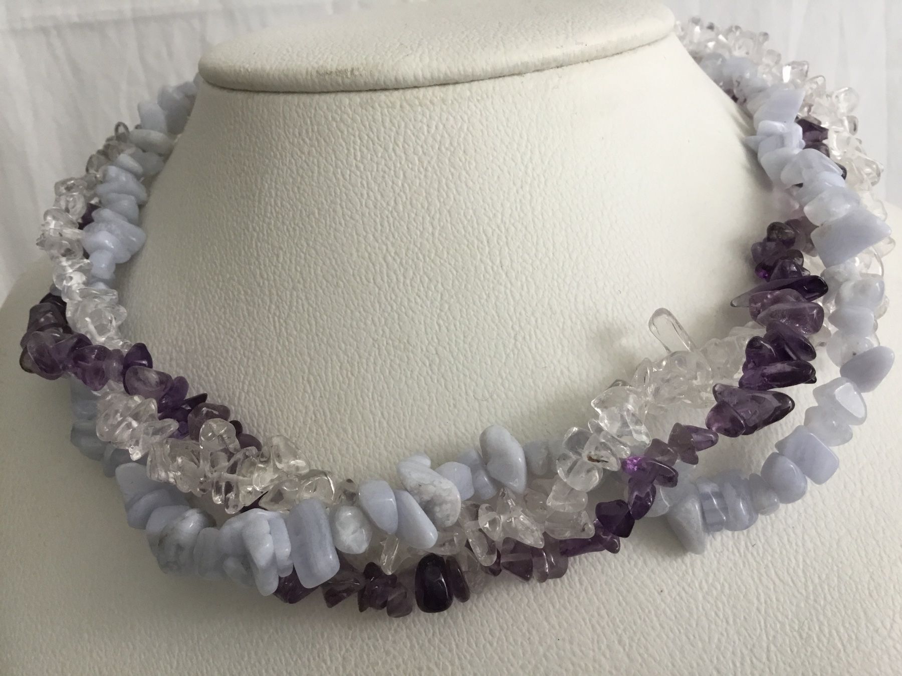 Minerali & Pietre curative: Halskette Bergkristall, Amethyst und Chalcedon – Nuovo e nell'imballaggio originale da Doppleschwand venduto da lapis106 1