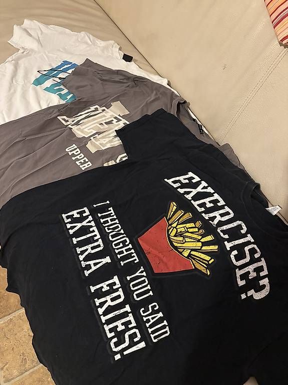 T-shirts: 3x Tshirt Grösse M – D'occasion à Interlaken par noe_v887