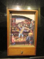 Spieldose mit tanzender Figur