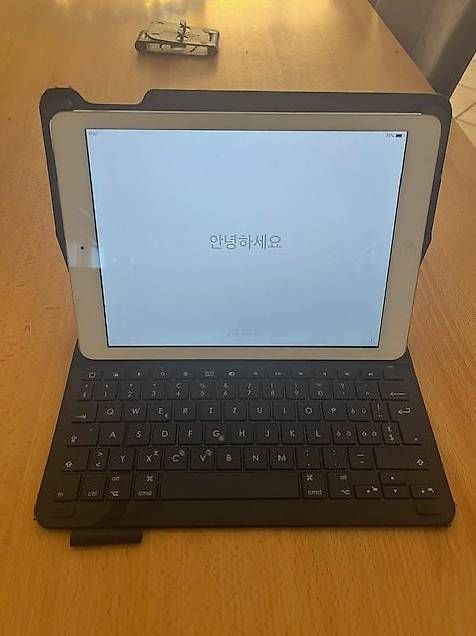 Tablet PC: iPad Air 16GB mit Tastatur – Usato da Muri AG venduto da bobmol