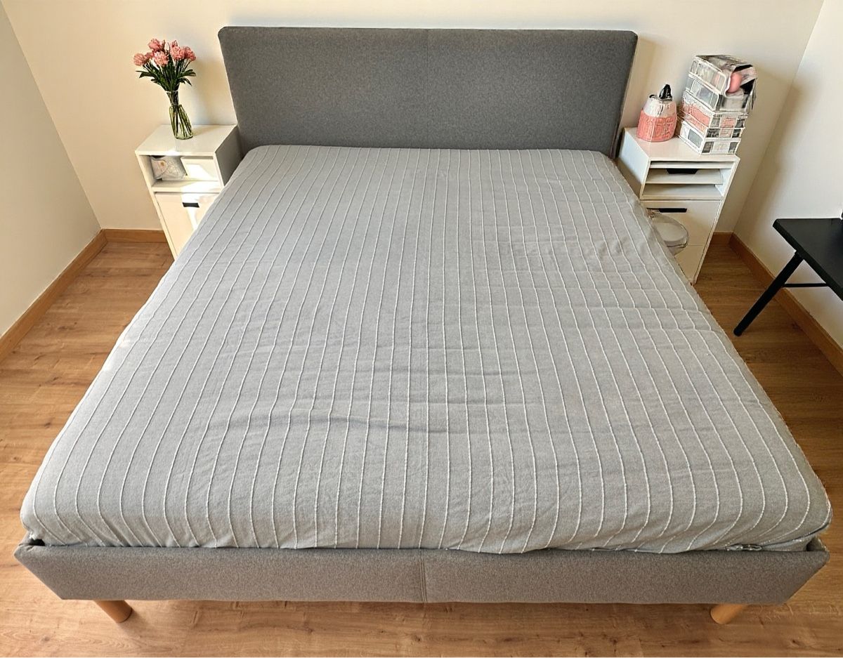 Letti: Bed frame grey fabric with headboard 140x200cm good conditio – Nuovo (secondo la descrizione) da St. Gallen venduto da wan_9mmx