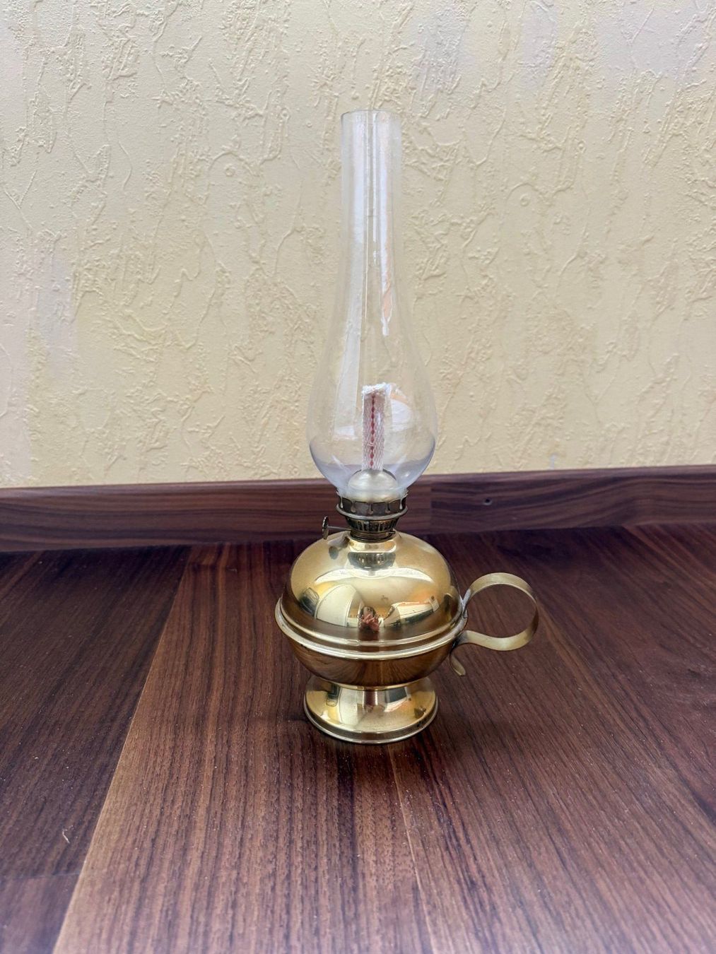 Lampade: Messing-Petroleumlampe – Nuovo (secondo la descrizione) da Dübendorf venduto da rut_5b5n