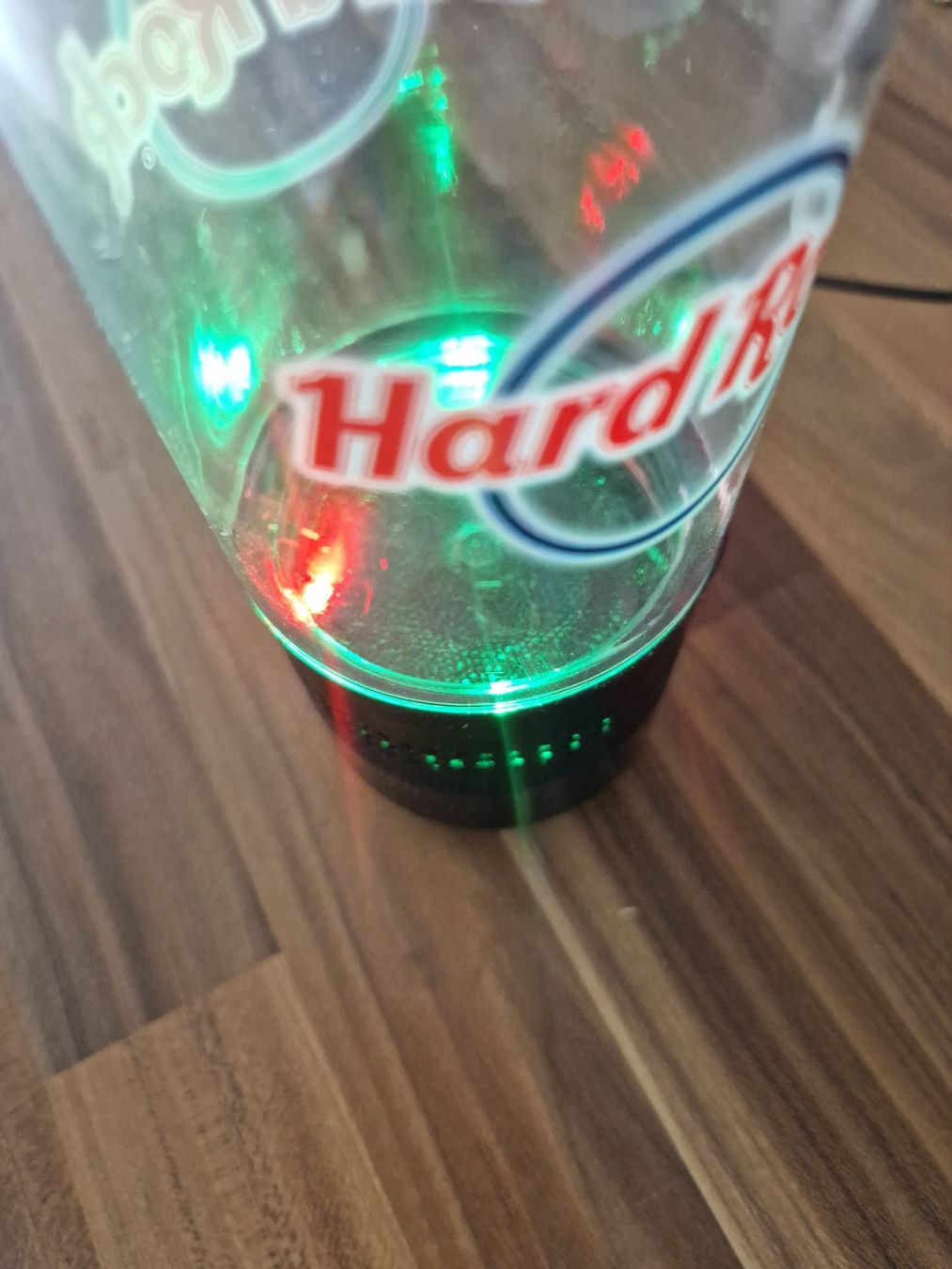 Borracce & Thermos: Hard Rock Trinkflasche mit Bluetooth Lautsprecher – Usato da Rebstein venduto da Ajs_Toy_Palast_1 7