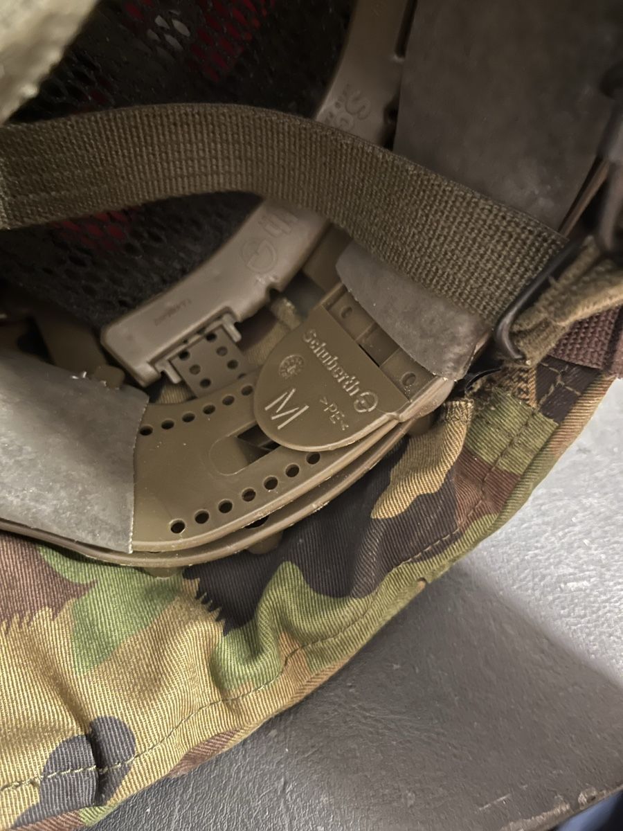 Uniformi: Helm  – Usato da Brunnen venduto da Duschi1 2