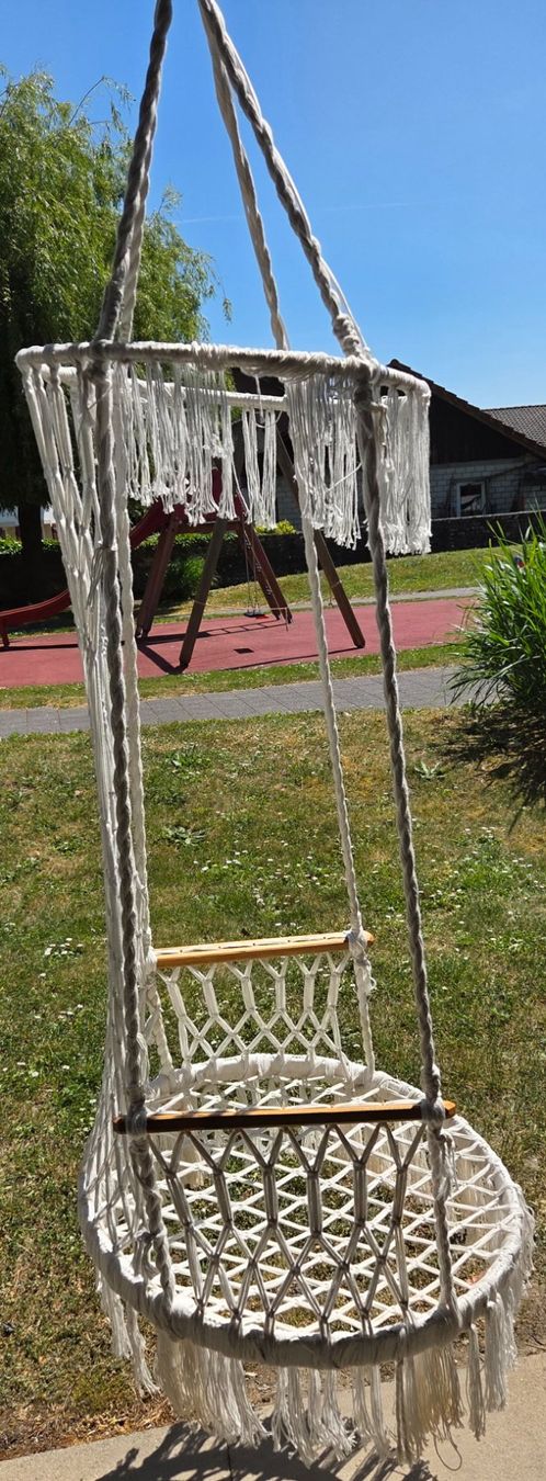 Poltrone pensili da giardino: Balancelle  suspendu  blanche – Usato da Erlach venduto da roberto910 1