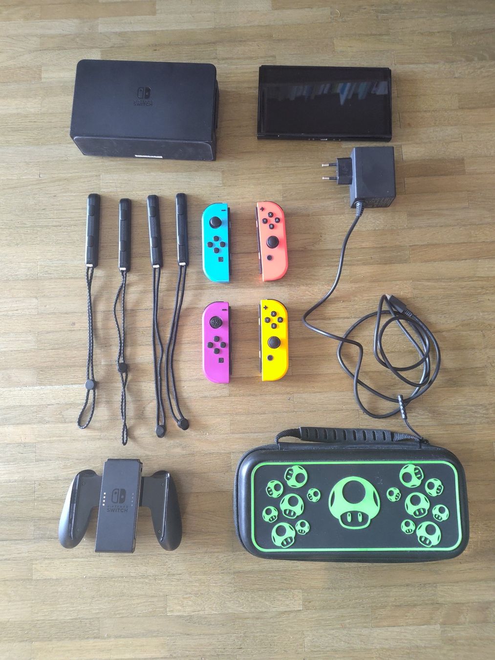 Nintendo Konsolen: Nintendo Switch 1 OLED – Gebraucht aus Genève von mathieu_z