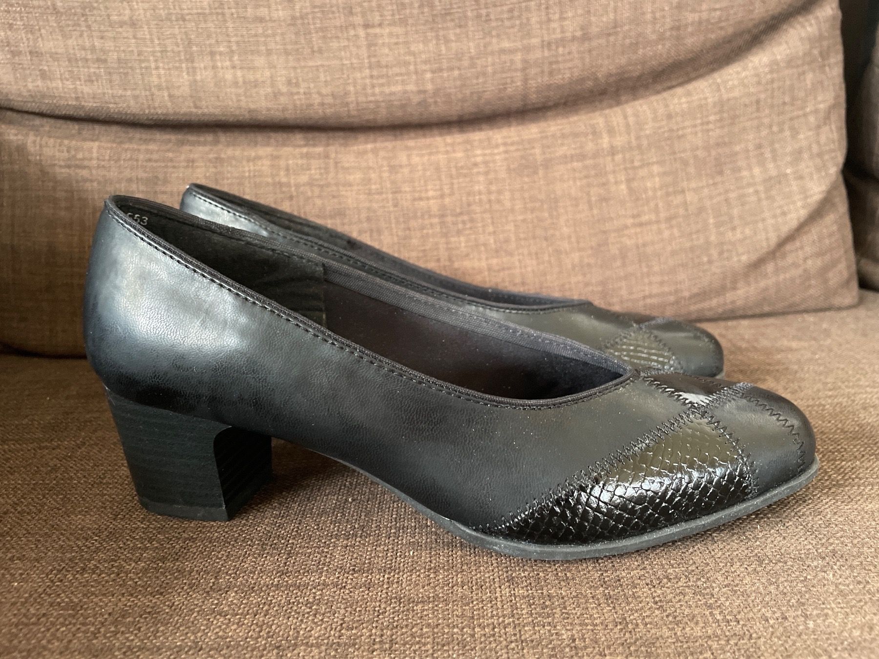 Scarpe da donna: Schuhe Pumps Gr. 37.5 NEU – Nuovo (secondo la descrizione) da Genève venduto da Buens4 1