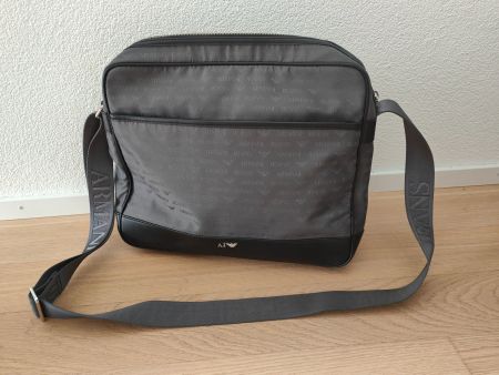 Stylische Herren Umhängetasche von Armani Jeans