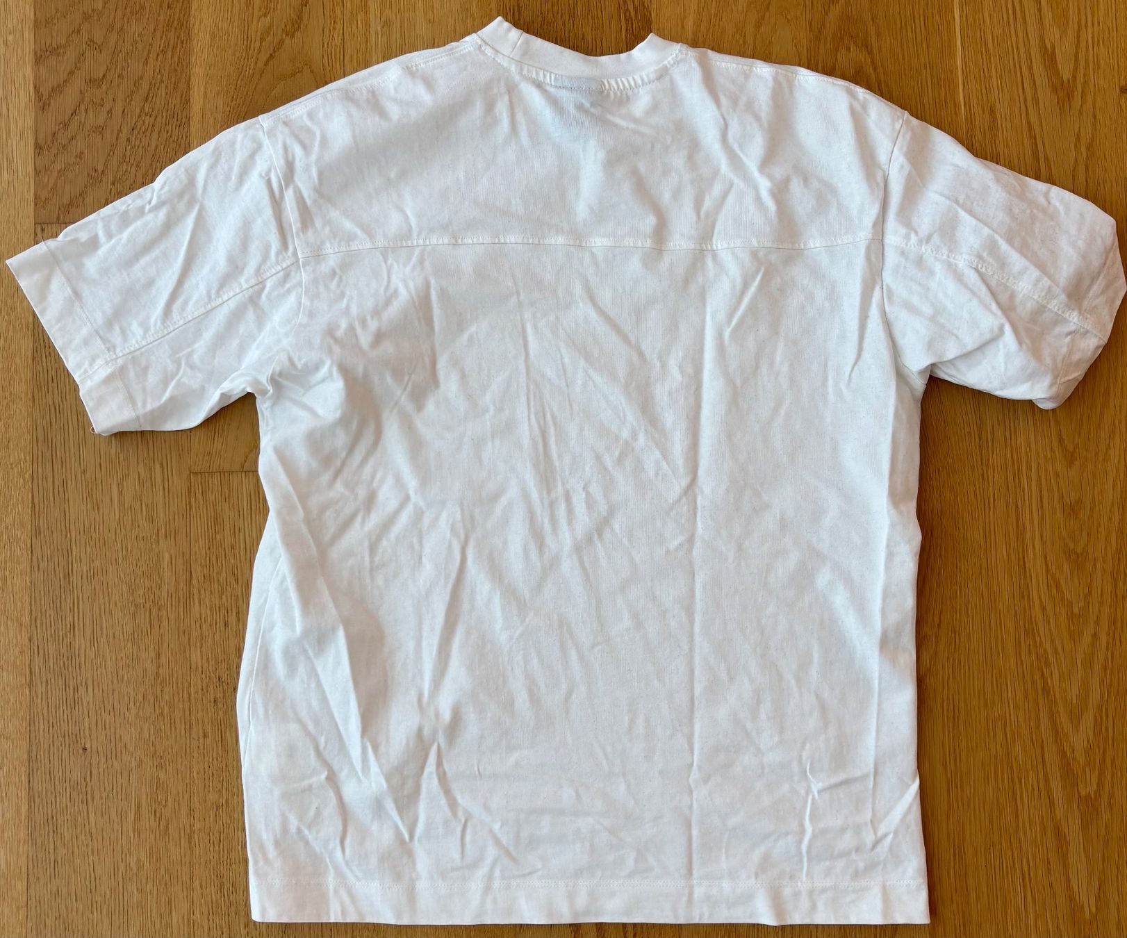 Pull&Bear T-Shirts: Pull & Bear T Shirt - S (more like an M) – Gebraucht aus Zürich von Gotta-Sell-It-All 1